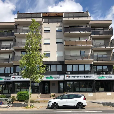 Big Bright Flat And Private Parking *